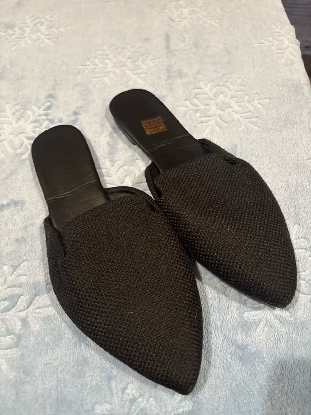 Womens 9 SHEIN Black Pointed Slip-On Mules